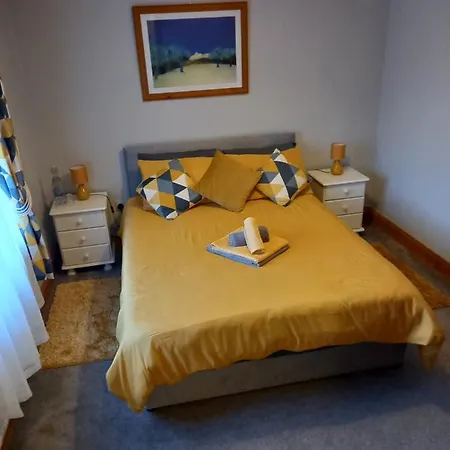 Bed & Breakfast A New U Country Clynacartan