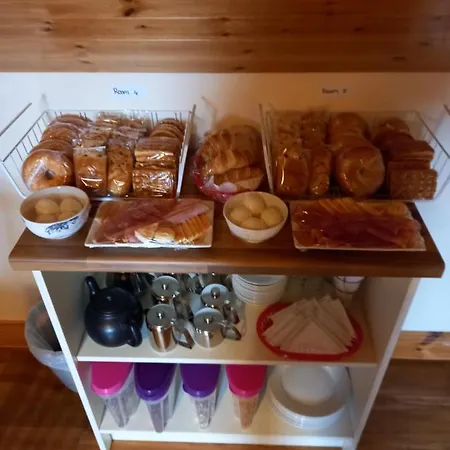 ベッド・アンド・ブレックファスト A New U Country Clynacartan