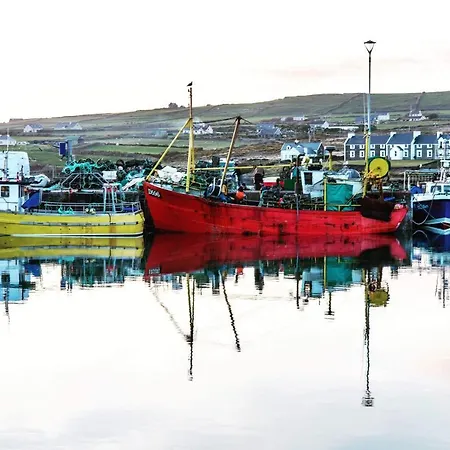 A New U Country Bed & Breakfast Clynacartan