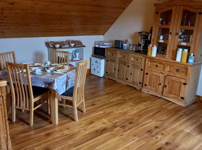 A New U Country B&B Clynacartan
