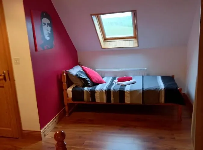 B&B A New U Country Clynacartan